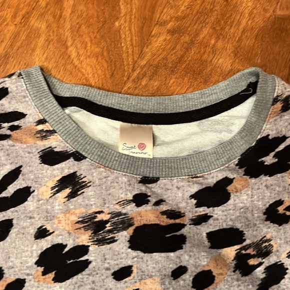 Like new Secret Treasures animal print sweatshirt - Picture 2 of 11